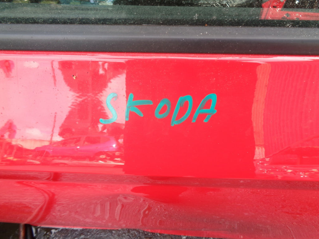 SKODA FABIA 2018 MK3 NJ NSR PASSENGER SIDE REAR COMPLETE DOOR RED DAMAGED