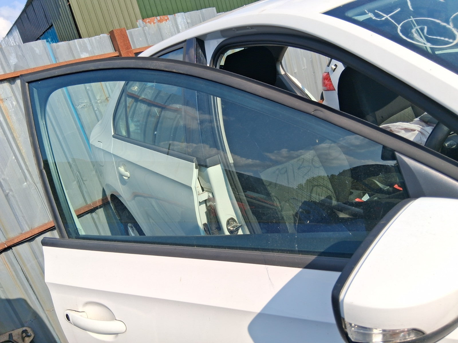 SEAT TOLEDO MK4 2018 HATCH OSF DRIVER SIDE FRONT MAIN WINDOW GLASS