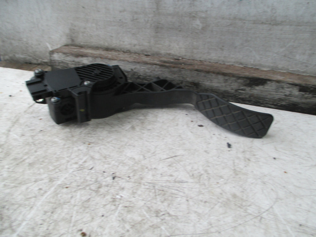 AUDI A1 8X 2015 1.4 PETROL ACCELERATOR THROTTLE PEDAL 6R2721503D