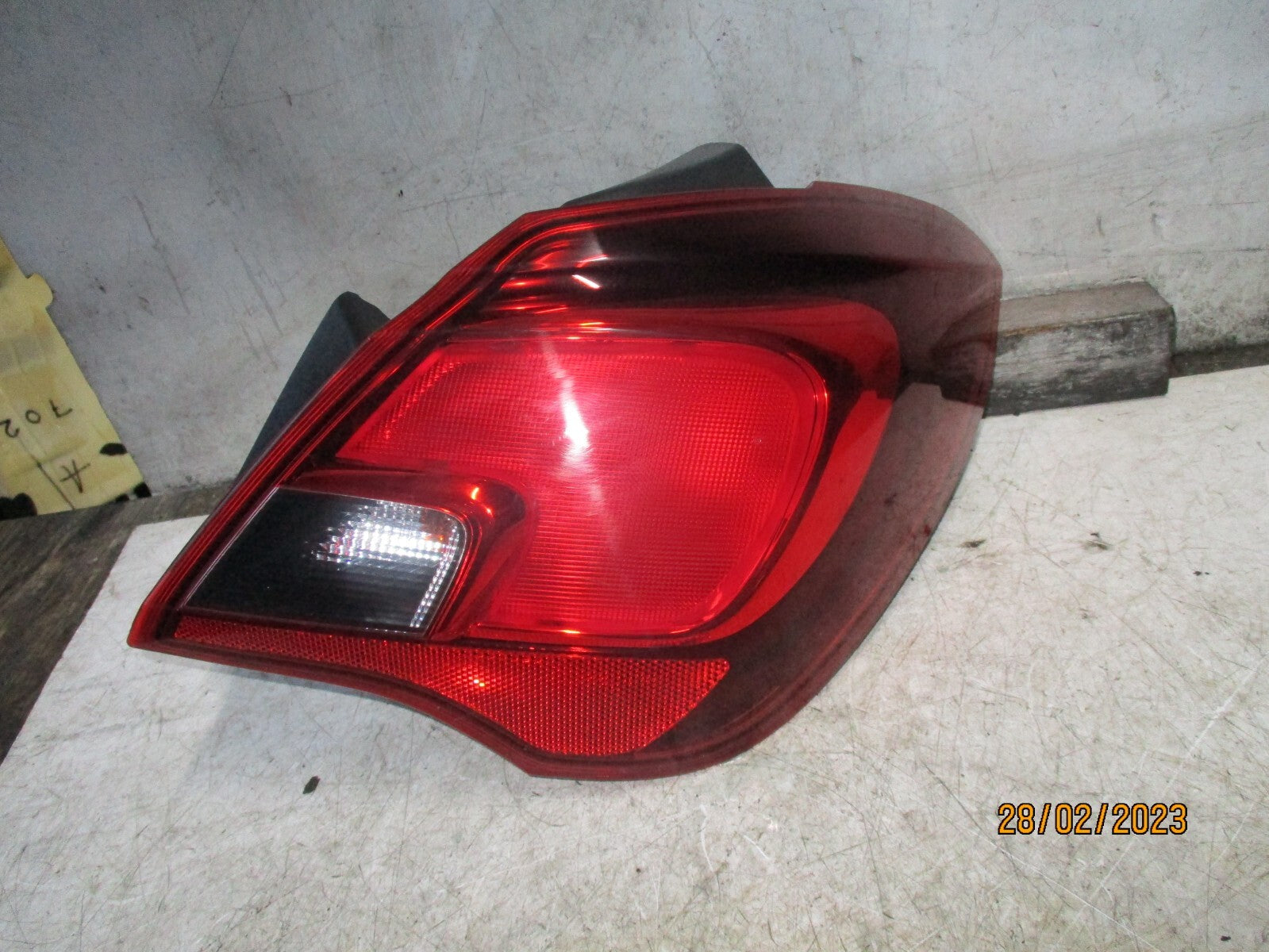 VAUXHALL CORSA E 2017 3 DOOR OSR DRIVER SIDE REAR TAIL LIGHT 39012622