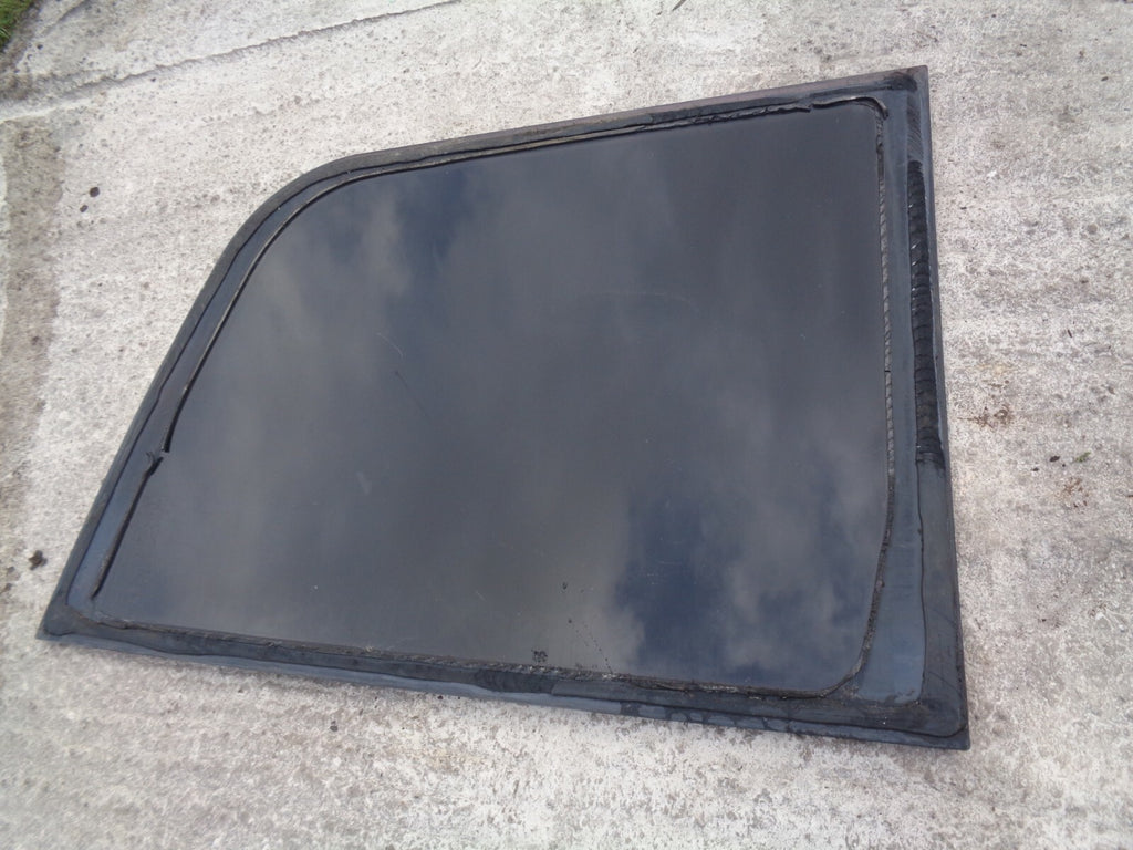 OPTARE ALERO PARTY BUS 2003 NSR PASSENGER SIDE REAR GLASS