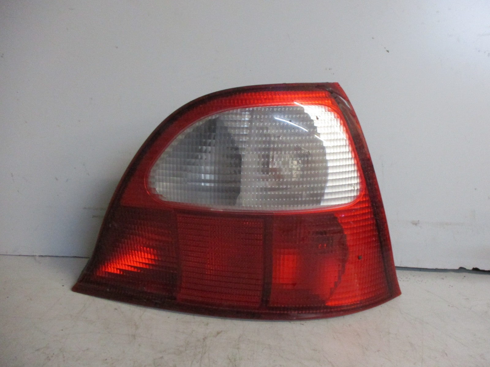 ROVER 200 OSR DRIVERS SIDE REAR TAIL LIGHT LAMP