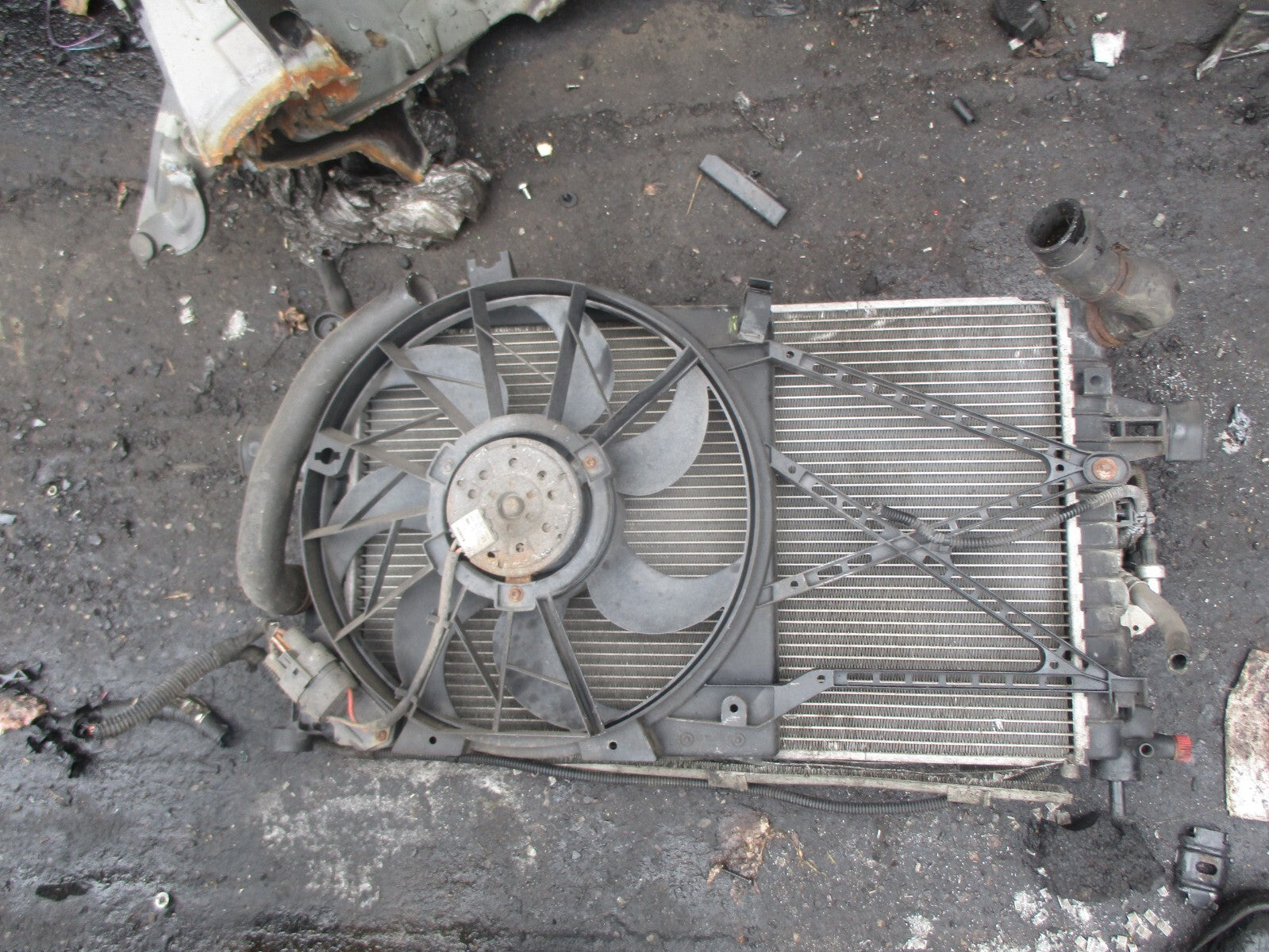VAUXHALL ASTRA H 2004 1.4 PETROL WATER RADIATOR 13128801 RP 03