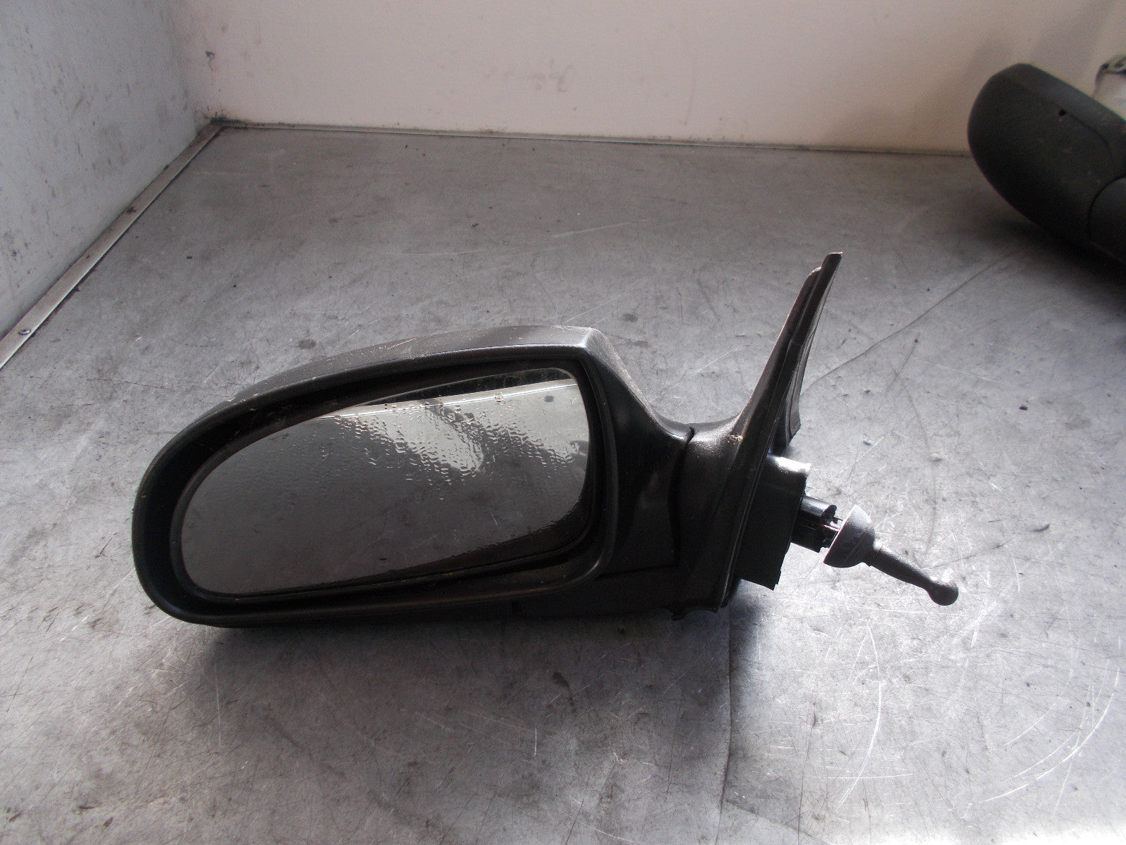 HYUNDAI ACCENT 2003 NS PASSENGER SIDE MANUAL WING MIRROR BLACK