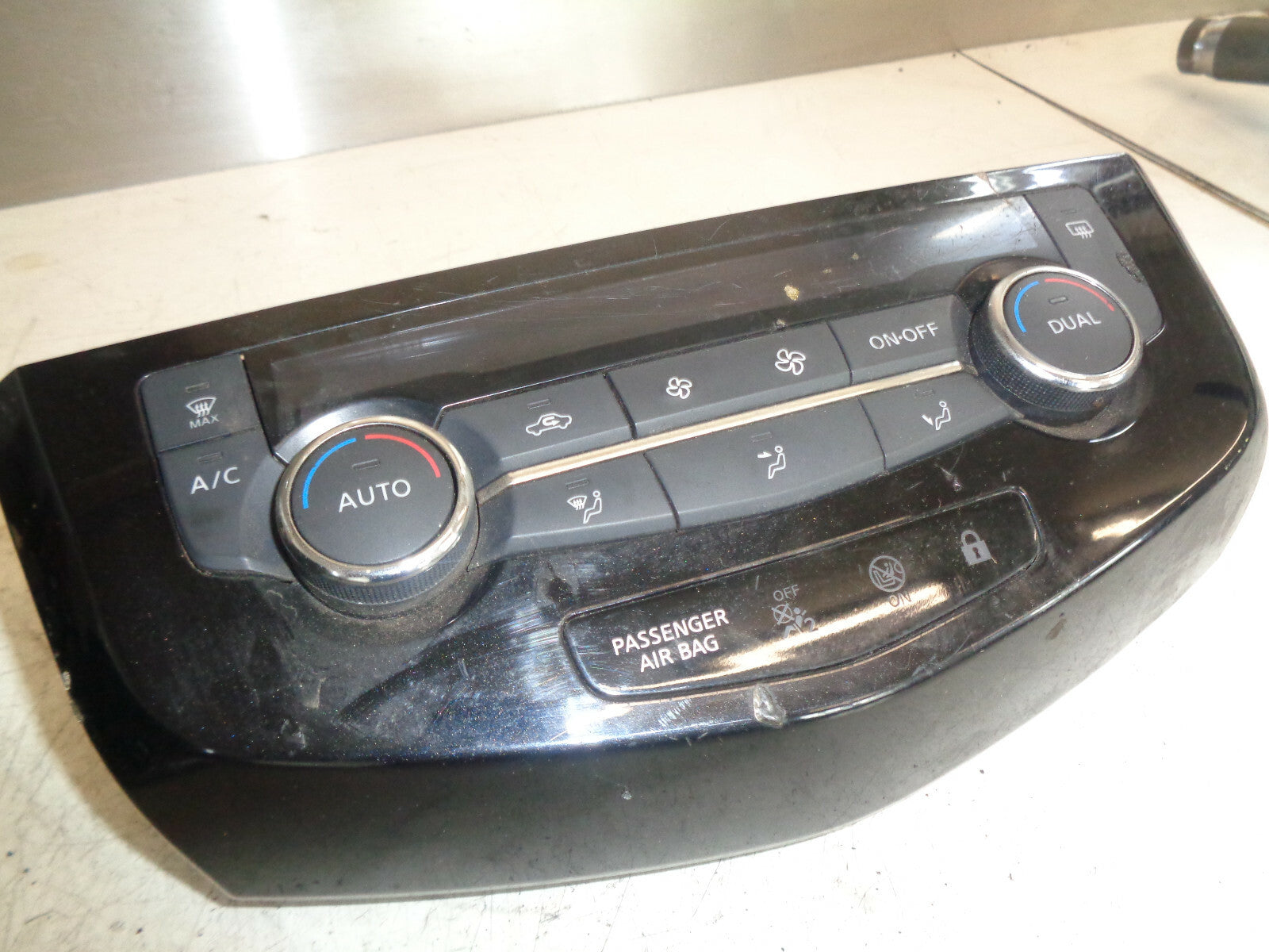 NISSAN QASHQAI J11 MK2 2018 HEATER AC CLIMATE CONTROL SWITCH 275004EA0A