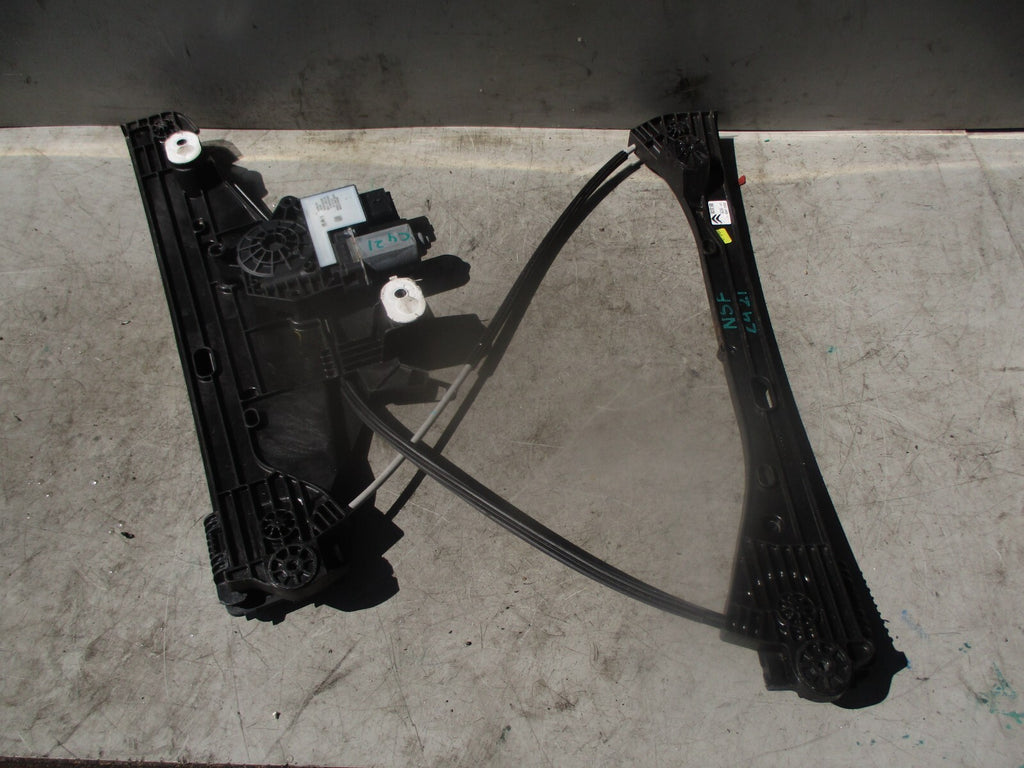 2021 CITROEN C4 MK3 NSF PASSENGER FRONT WINDOW MOTOR & REGULATOR 9832841680
