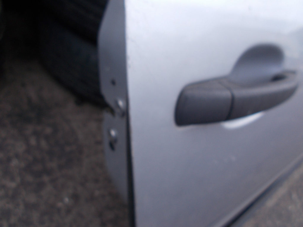 CITROEN C4 COUPE 04-10 OS DRIVER DOOR COMPLETE SILVER