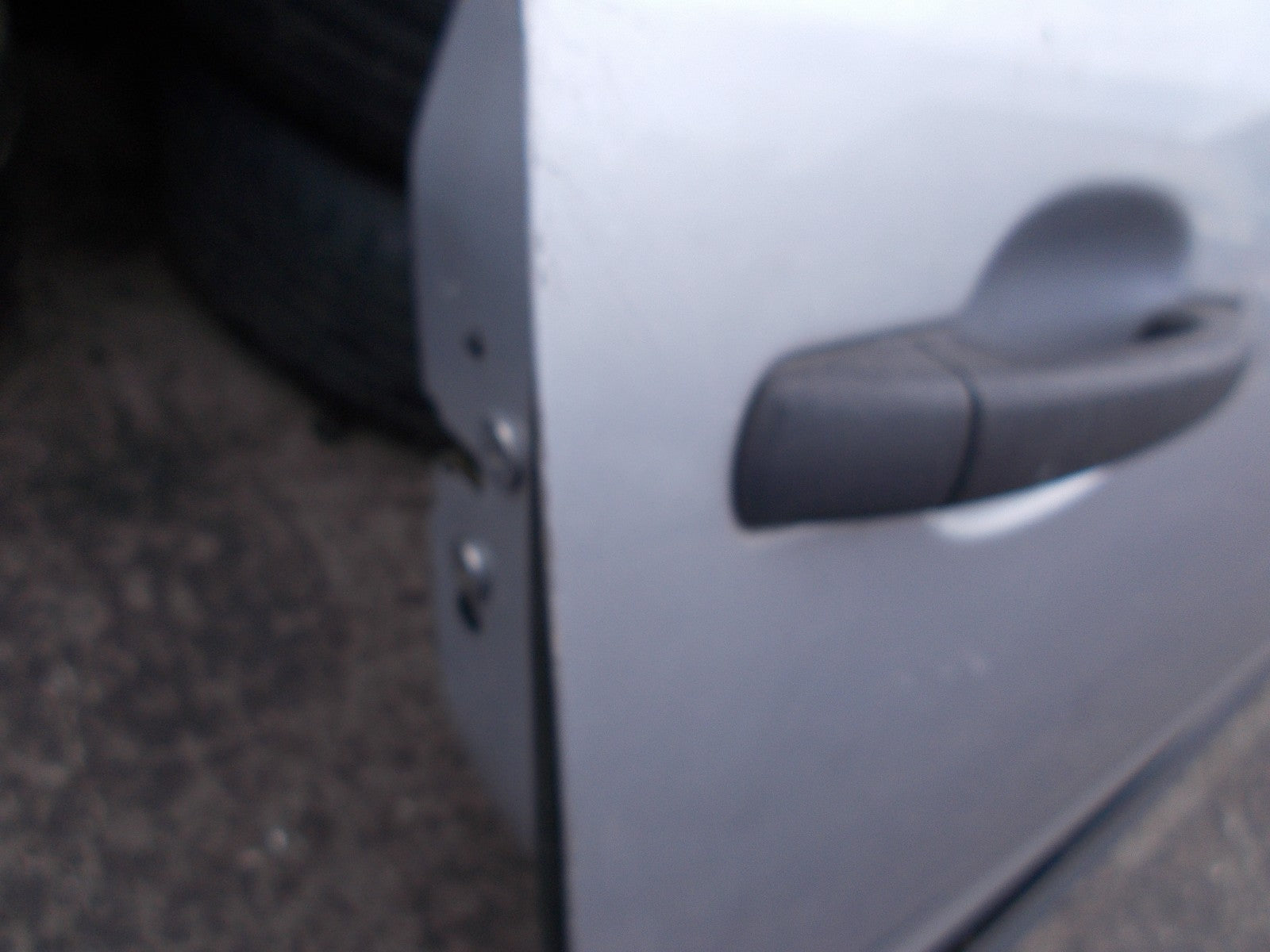 CITROEN C4 COUPE 04-10 OS DRIVER DOOR COMPLETE SILVER