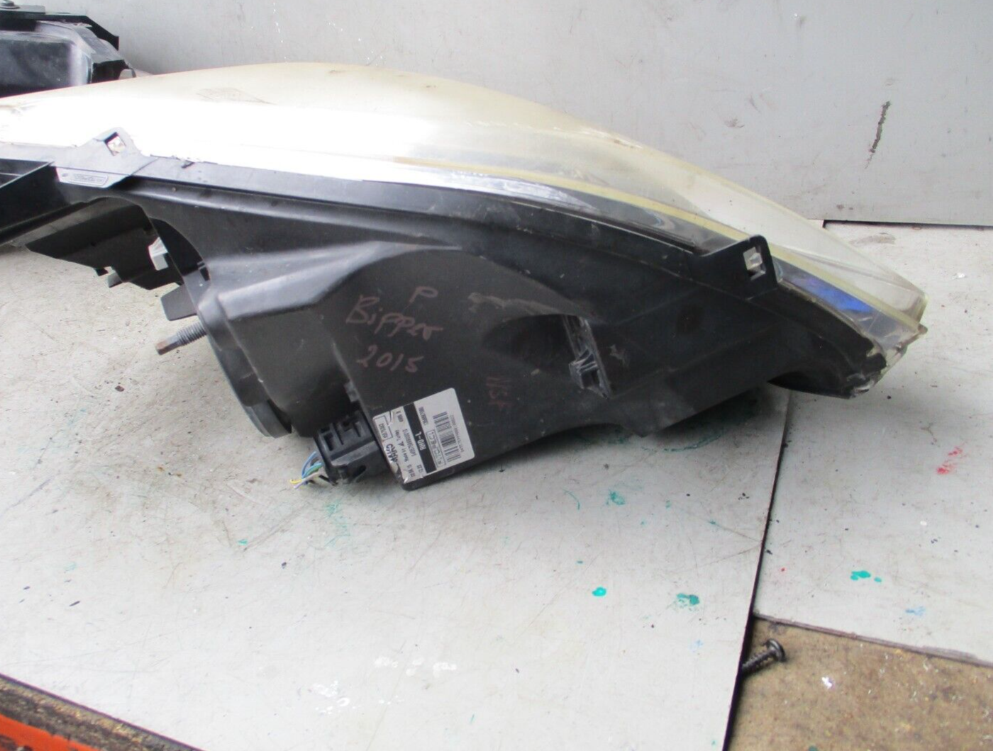 2015 PEUGEOT BIPPER FRONT HEADLIGHT HEADLAMP 45560509