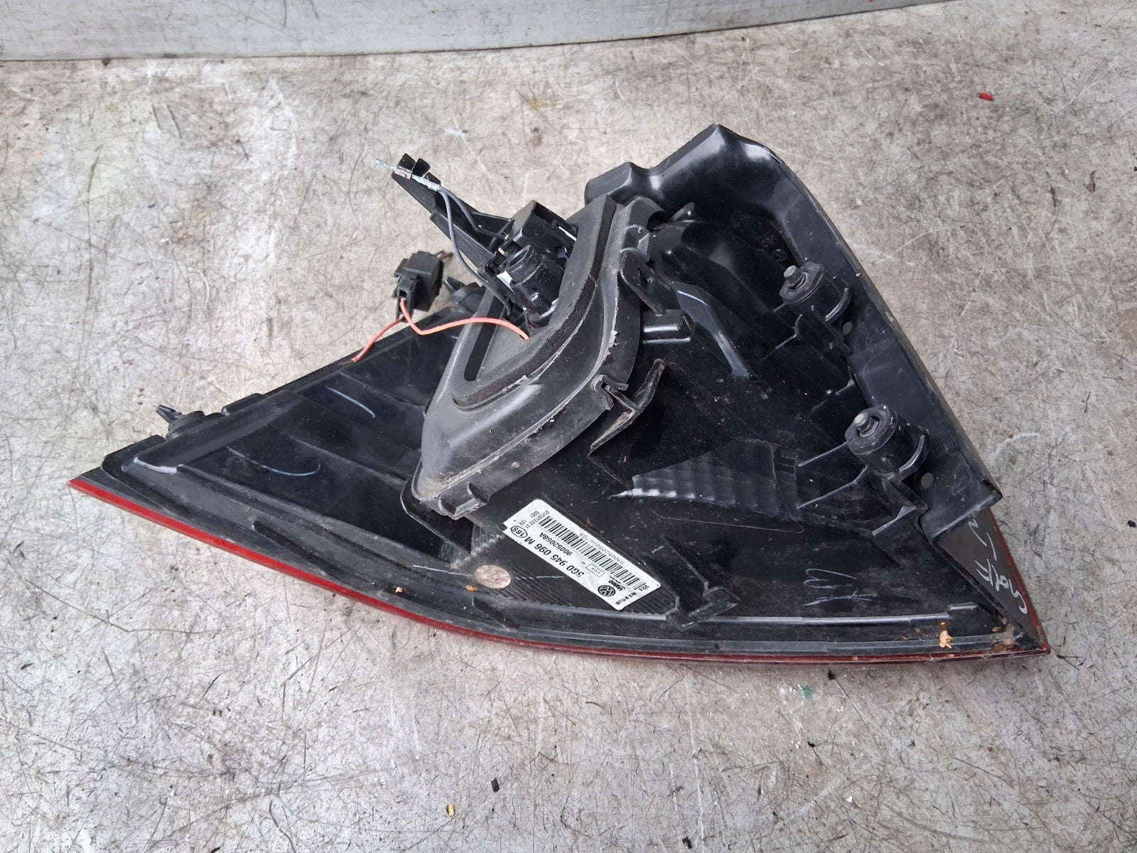 2013 VW VOLKSWAGEN GOLF MK7 OSR DRIVER SIDE REAR OUTER TAIL LIGHT 5G0945096