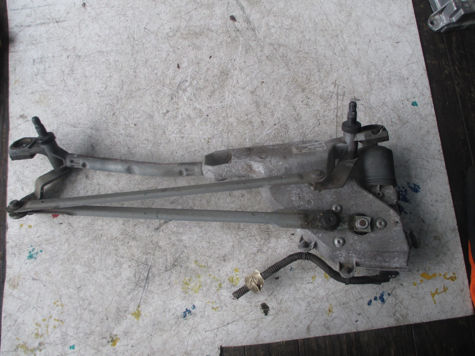 FORD FIESTA 2012 GENUINE FRONT WIPER MOTOR AND LINKAGE 8A6117B571