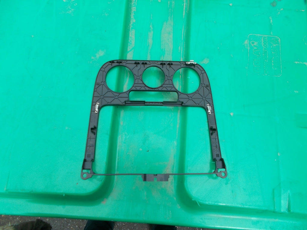 VOLKSWAGEN GOLF MK5 HEATER CONTROL SURROUND/ STEREO TRIM 1K0858069