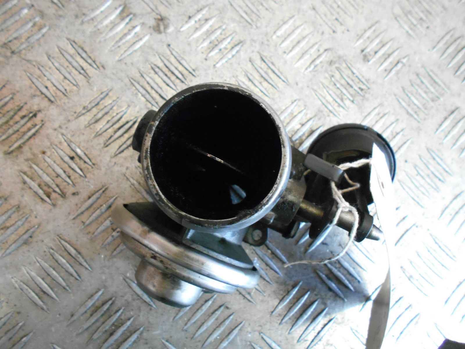VOLKSWAGEN VW GOLF MK4 1999 1.9 TDI THROTTLE BODY 038129637 AGR