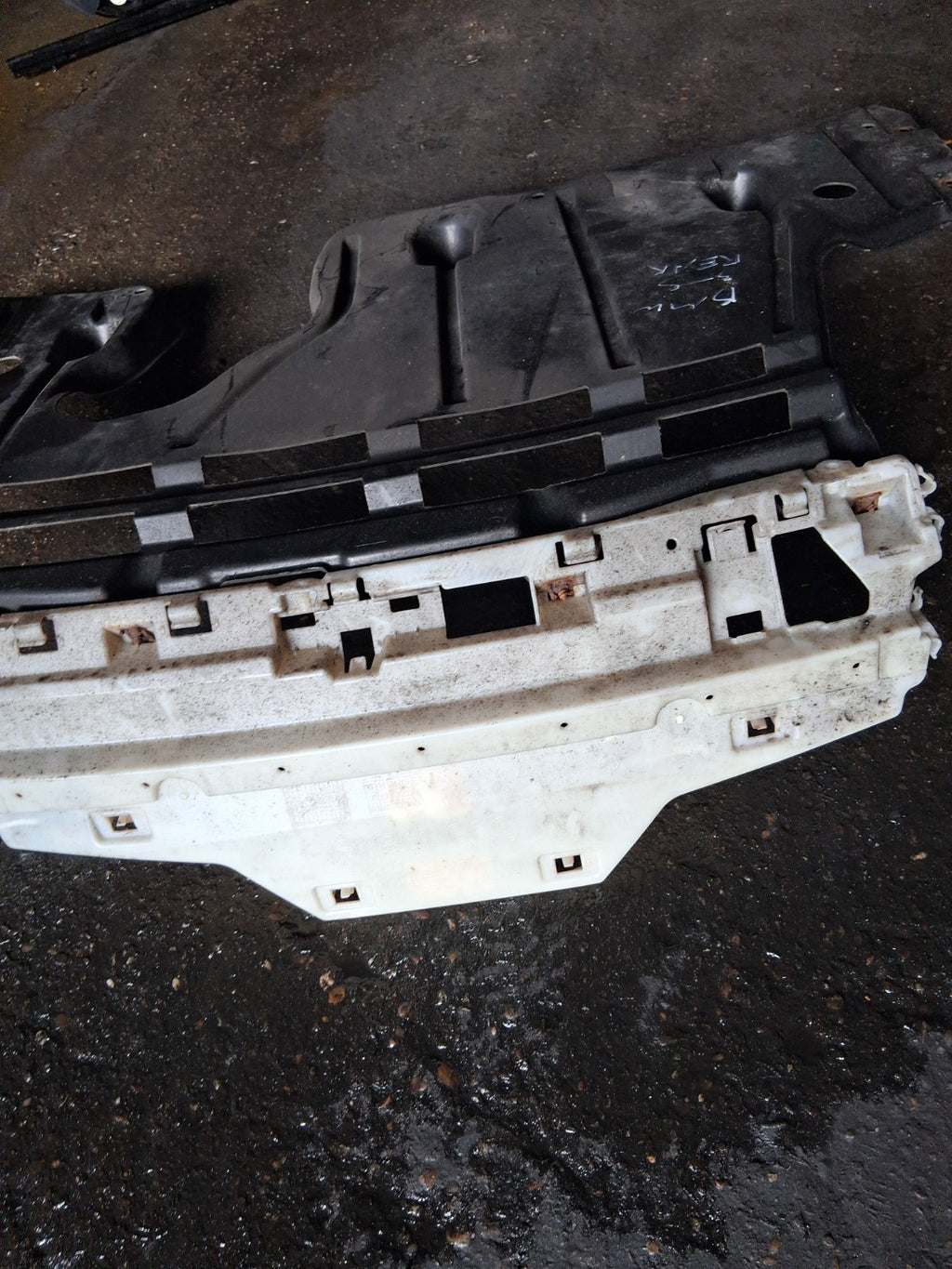 2017 BMW 3 SERIES F30 UNDER TRAY FLOOR SPLASH GUARD 7293610