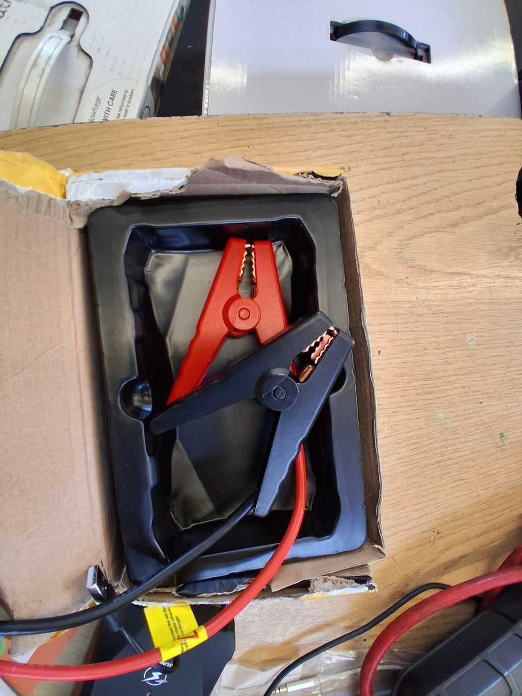 FLYLINKTECH CF200 800A CAR JUMP STARTER BATTERY BOOSTER