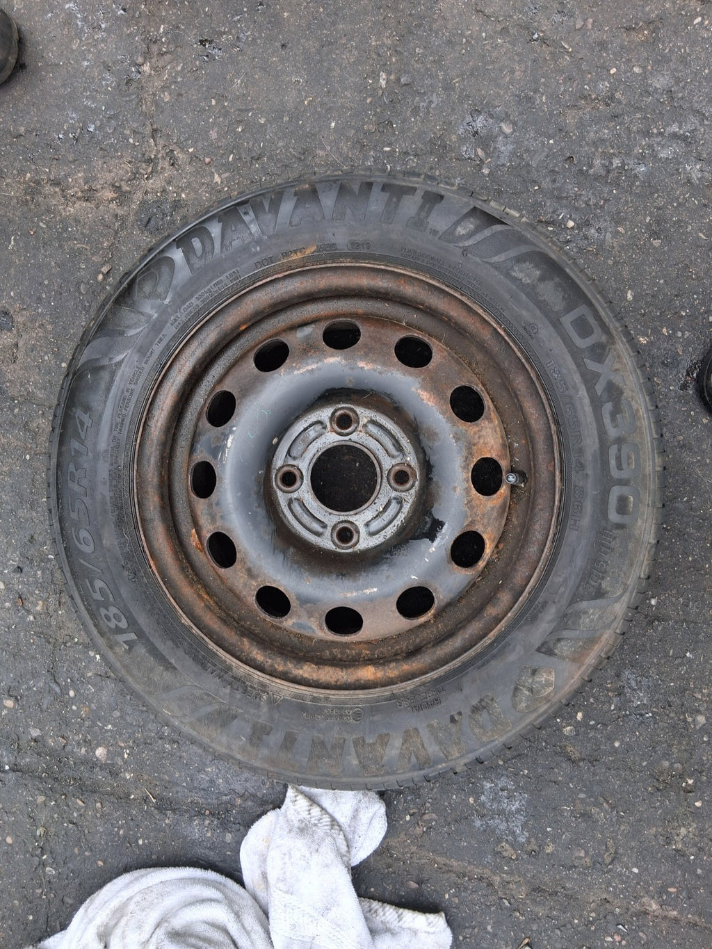 2006 FORD FIESTA MK6 15 INCH STEEL WHEEL WITH TYRE 185/65R14
