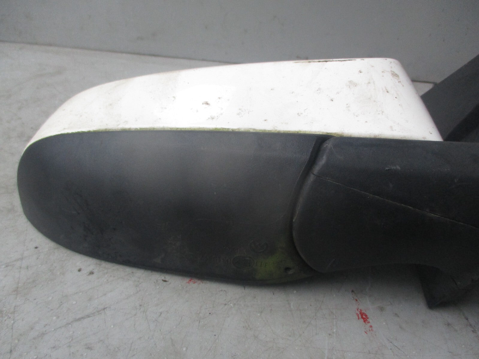 PEUGEOT 108 2016 OSF DRIVER SIDE FRONT MANUAL WING MIRROR WHITE