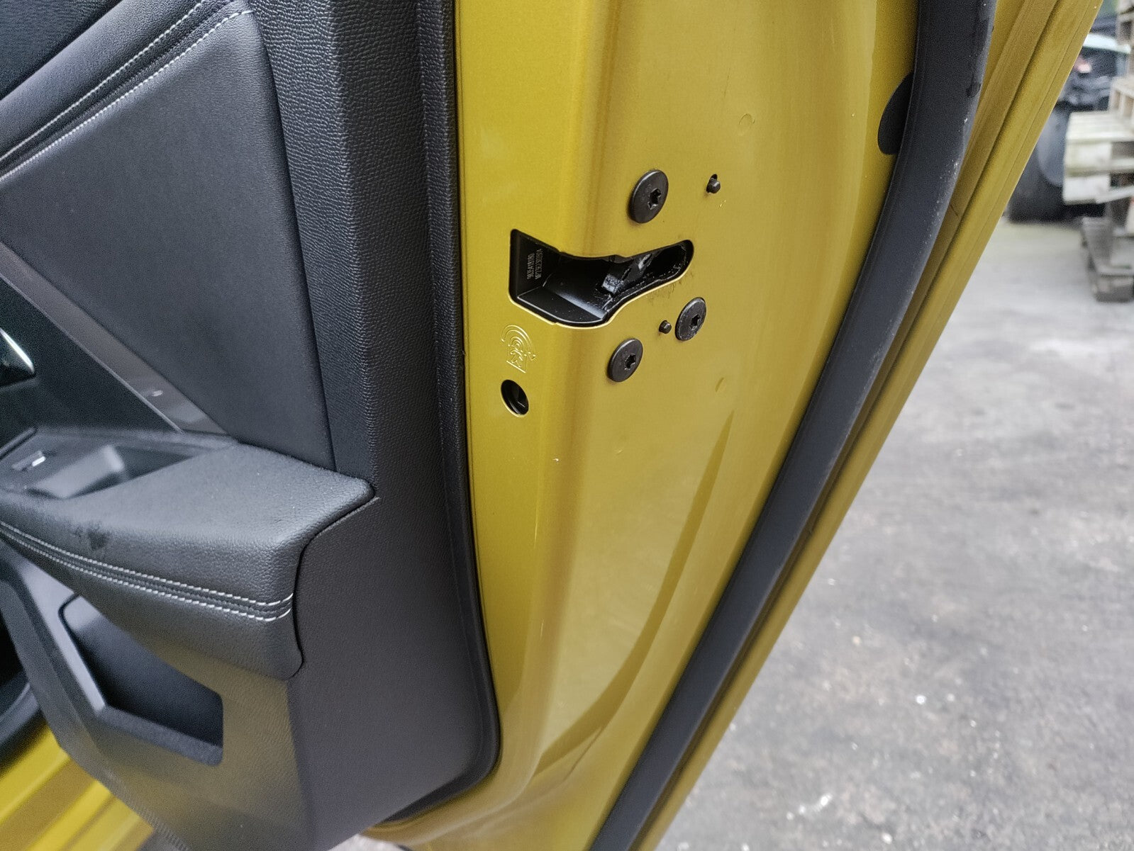 2023 VAUXHALL ASTRA L MK8 OSR DRIVER SIDE REAR DOOR LOCK MECHANISM