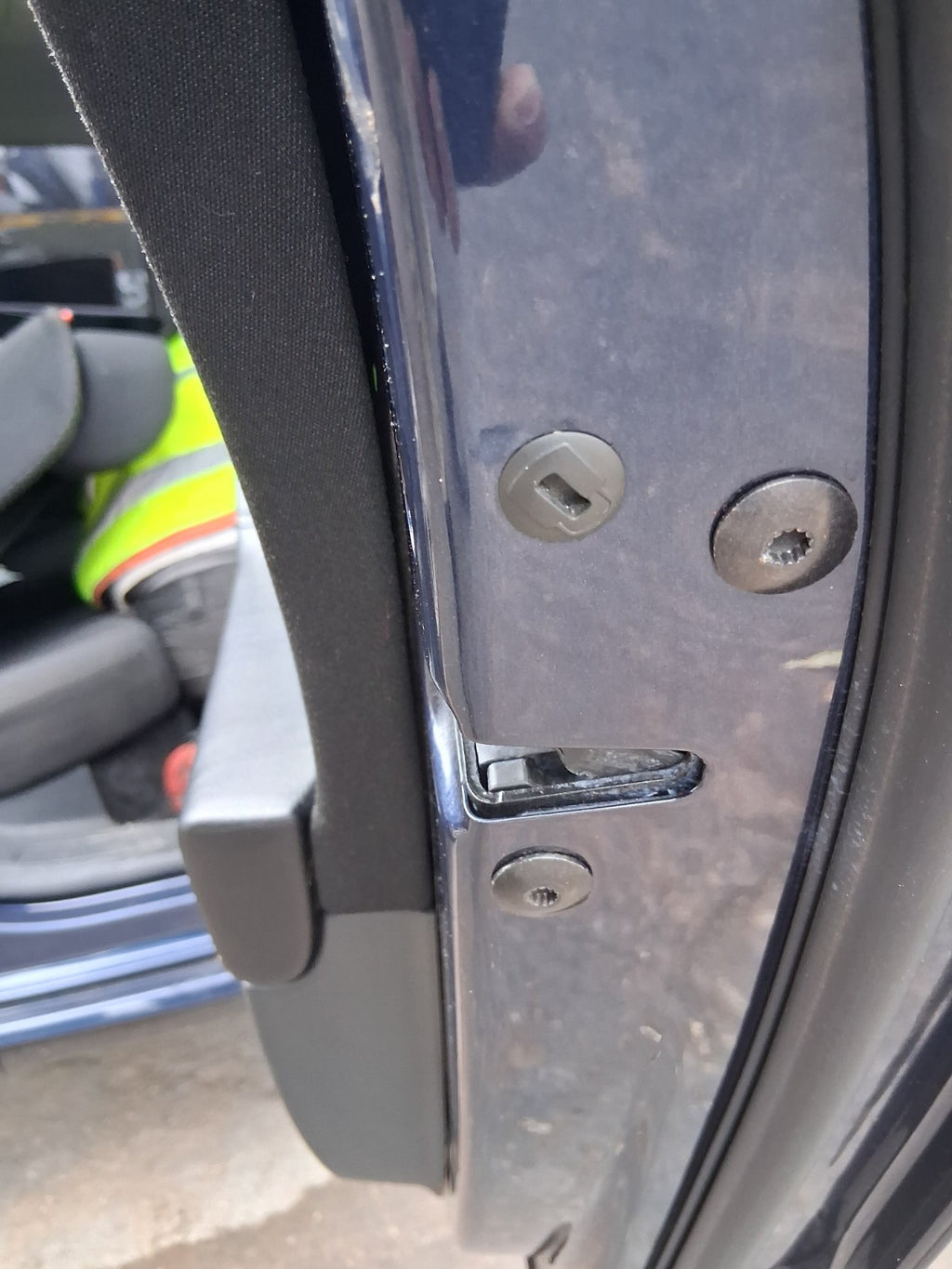 2014 VW VOLKSWAGEN PASSAT B7 SALOON OSR DRIVER SIDE REAR DOOR LOCK MECHANISM