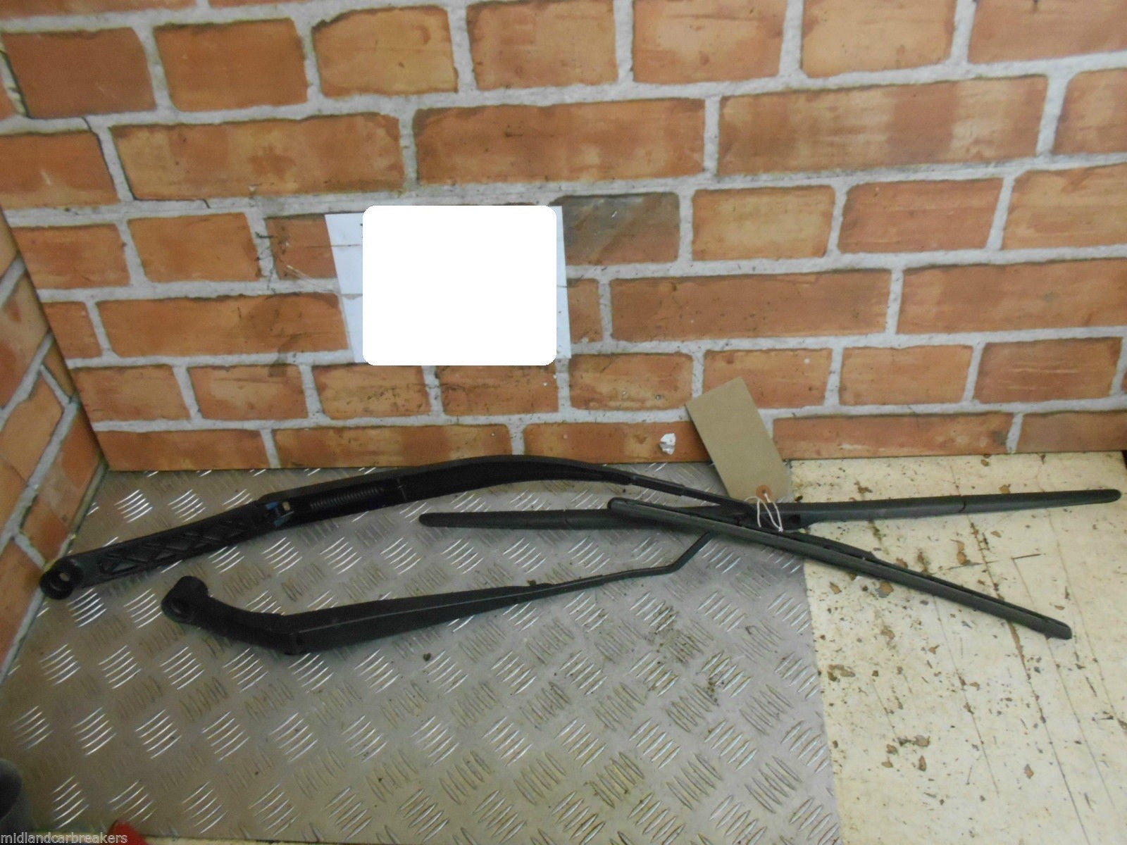 KIA RIO MK3 2015 OS NS DRIVER PASSENGER SIDE FRONT WIPER ARMS & BLADES