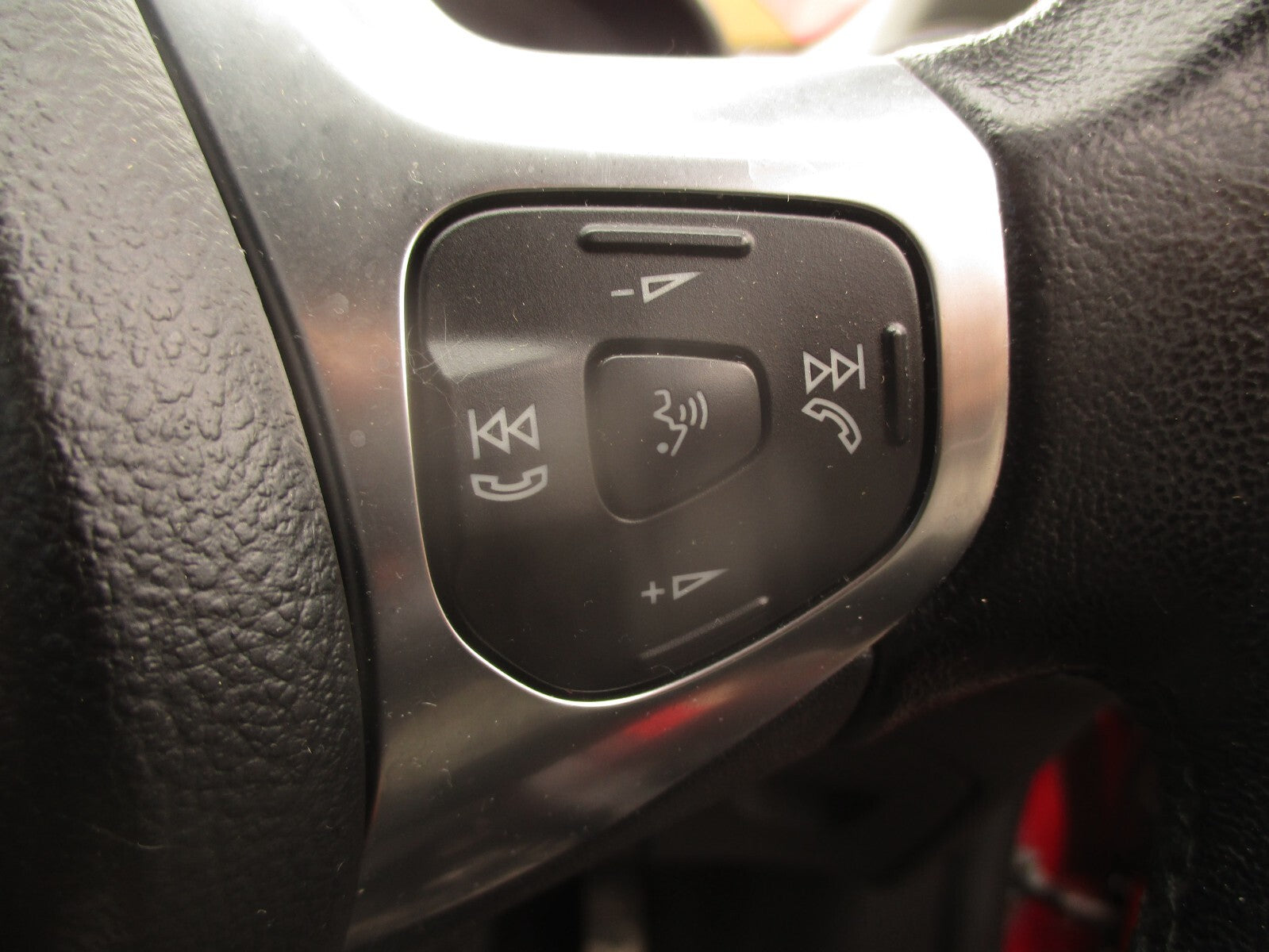 2017 FORD FIESTA MK7 3 SPOKE MULTIFUNCTION STEERING WHEEL