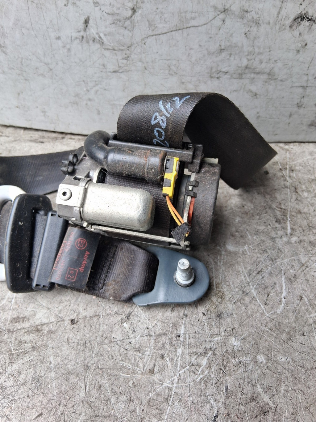2012 PEUGEOT 208 NSF PASSENGER SIDE FRONT LEFT SEAT BELT 98030003