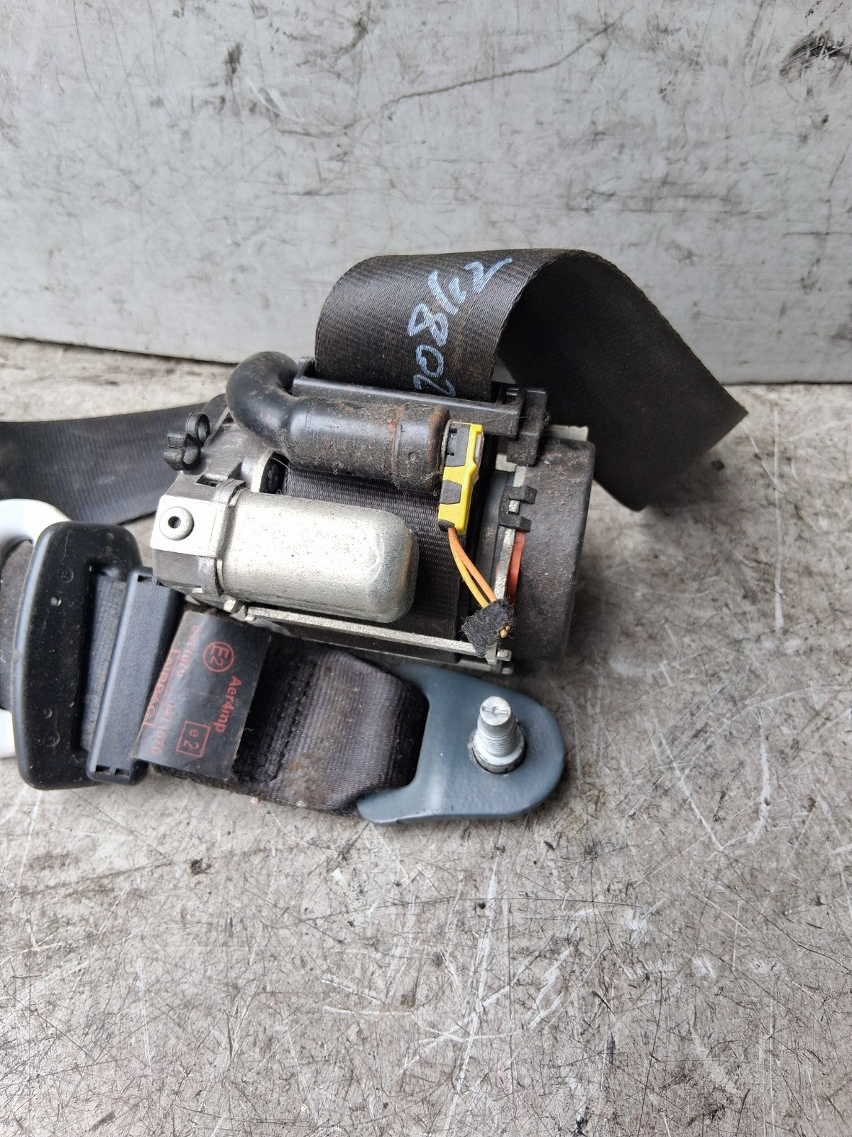 2012 PEUGEOT 208 NSF PASSENGER SIDE FRONT LEFT SEAT BELT 98030003