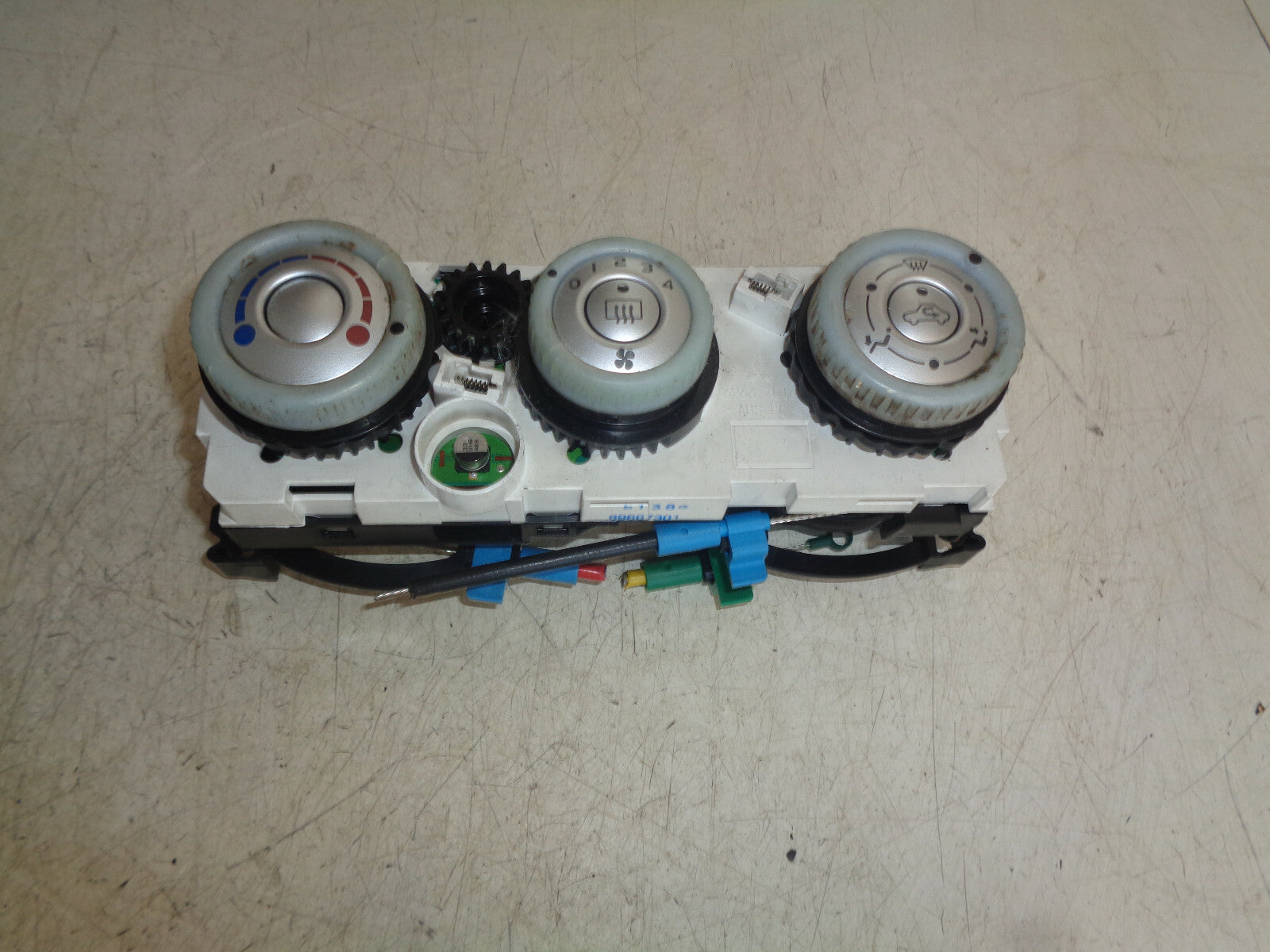 MITSUBISHI COLT MK6 2005 HEATER CLIMATE CONTROL SWITCH PANEL