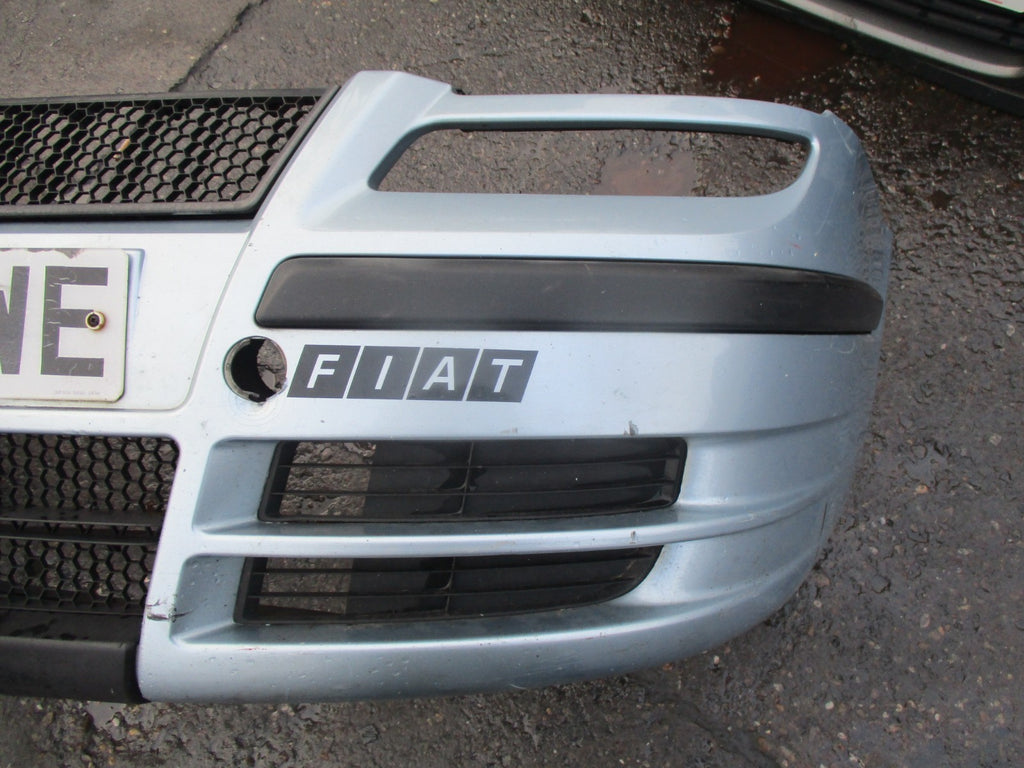 FIAT ULYSSE MPV 2004 COMPLETE FRONT PLASTIC BUMPER GRILL GRILLS TRIM BLUE DEFECT