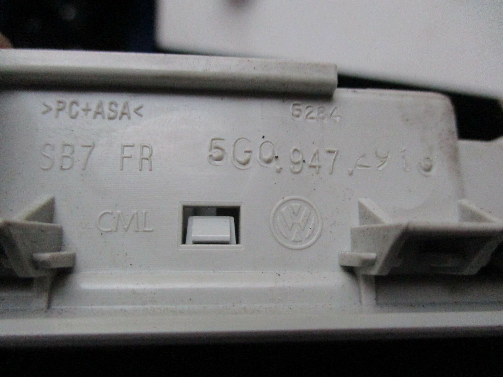 VW VOLKSWAGEN GOLF MK7 2015 INTERIOR READING MAP ROOF CEILING LIGHT 5G0947291