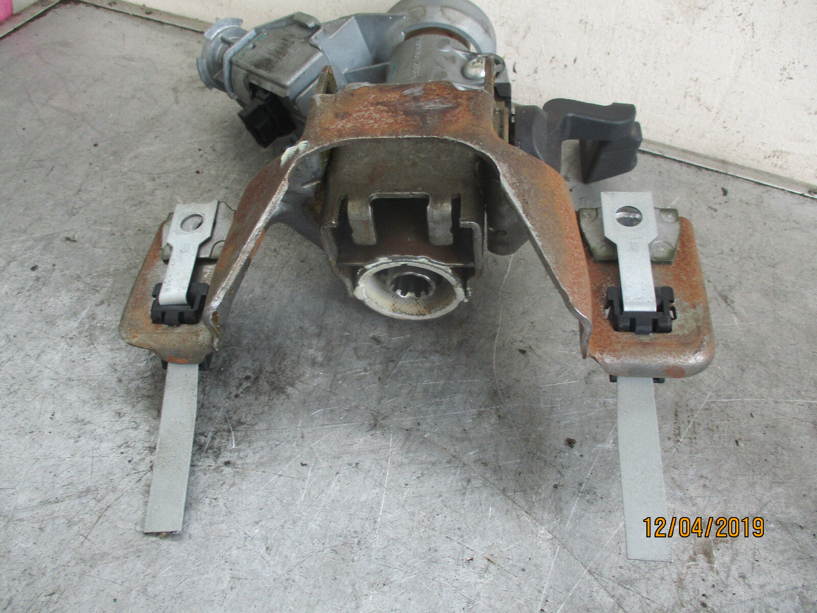 VAUXHALL CORSA D 2009 ADJUSTABLE STEERING COLUMNS WITH KEY BARREL 26108953
