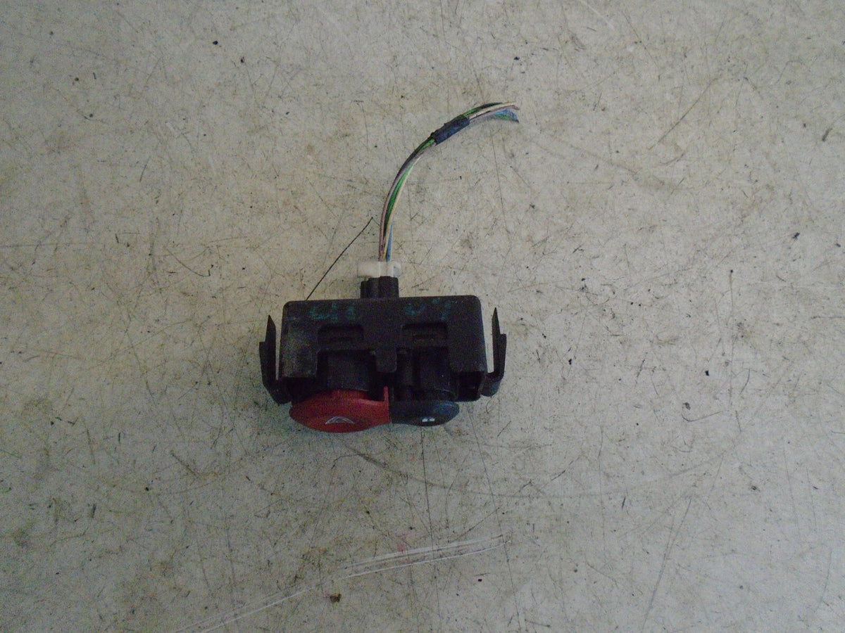 RENAULT CLIO 2007 HAZARD AND LOCK SWITCH 8200214896
