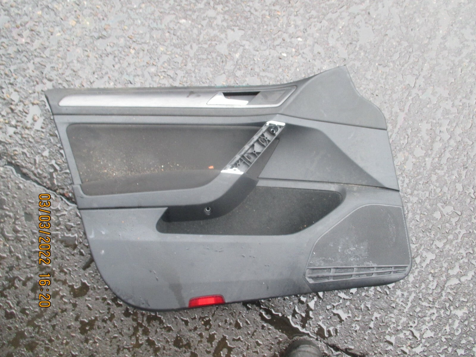 VOLKSWAGEN GOLF 2018 MK7 5DR NSF PASSENGER SIDE FRONT DOOR CARD