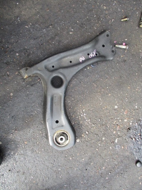 AUDI A1 8X 2015 1.4 PETROL OSF DRIVER SIDE FRONT WISHBONE 6R0407152E