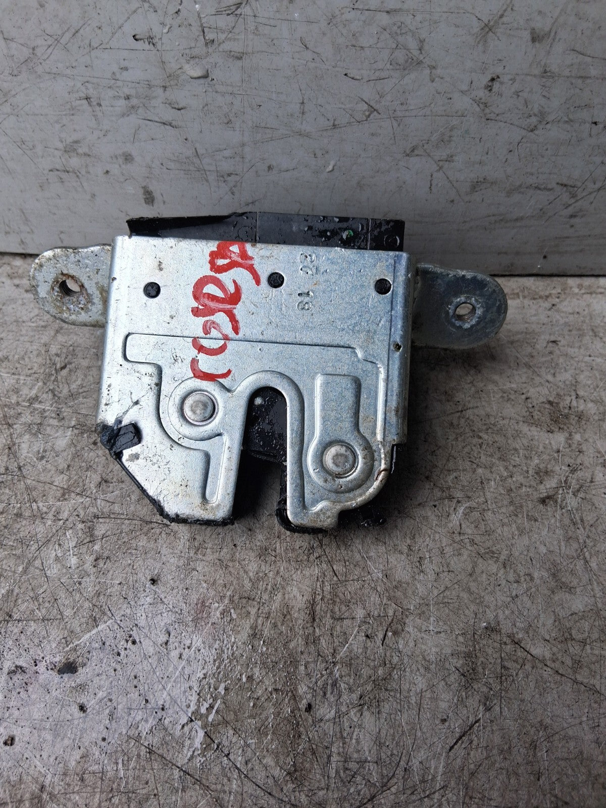 VAUXHALL CORSA F 2018 HATCHBACK REAR BOOTLID TAILGATE LOCK MECHANISM 39021416