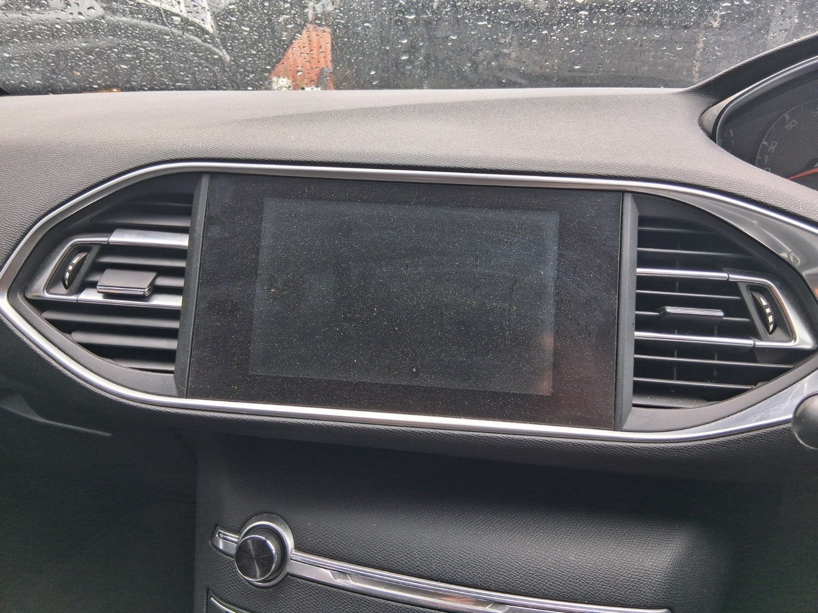 2015 PEUGEOT 308 MK2 ESTATE FRONT DASHBOARD PAIR OF CENTRE AIR VENTS