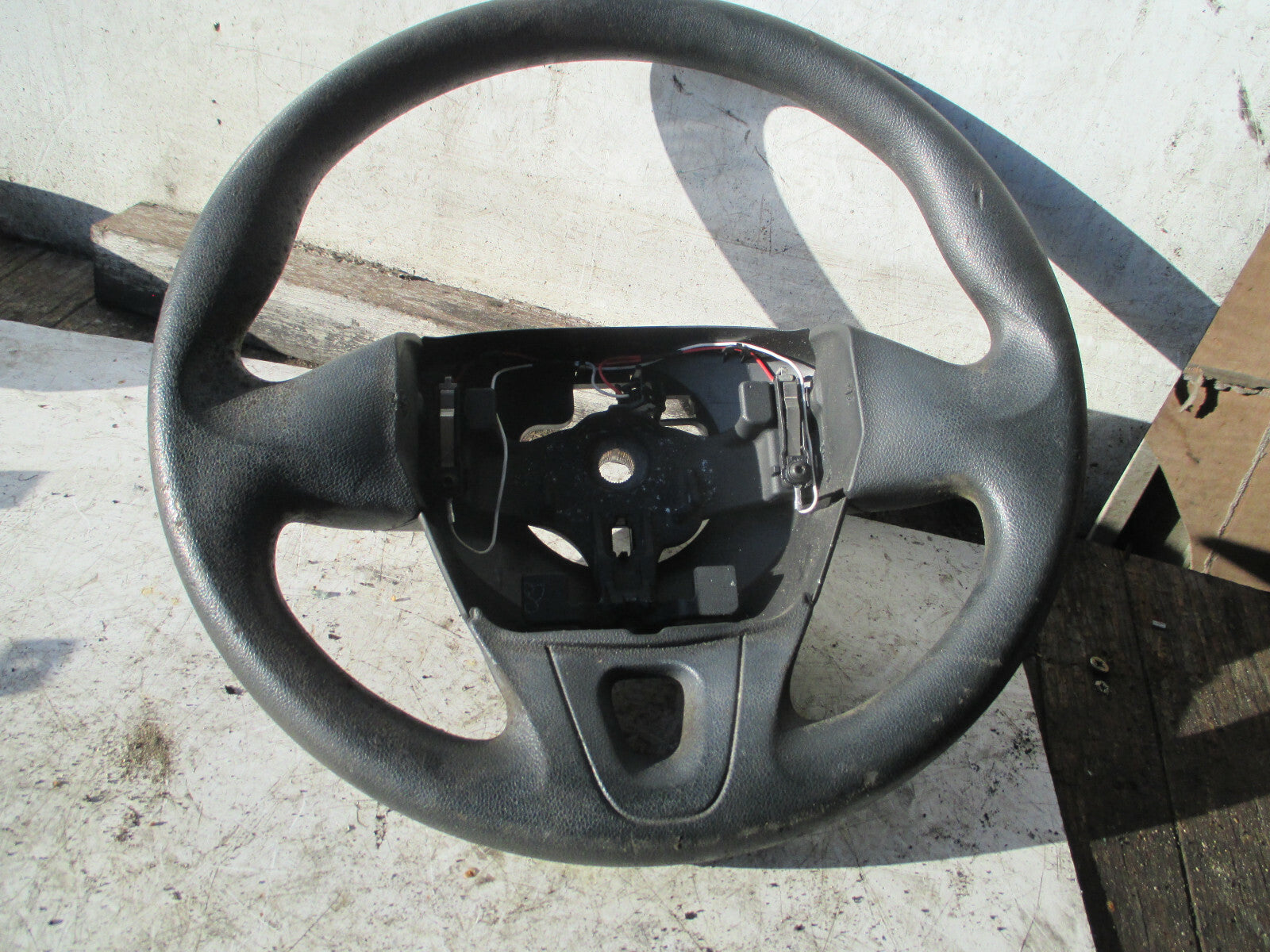 RENAULT MEGANE MK3 2015 3 SPOKE STEERING WHEEL