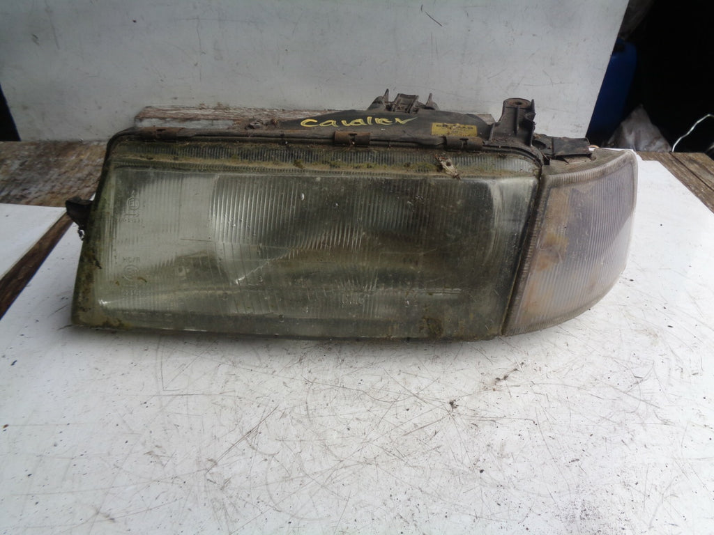 VAUXHALL CAVALIER MK2 1981-1988 PASSENGER NEAR SIDE HEADLIGHT 90307677