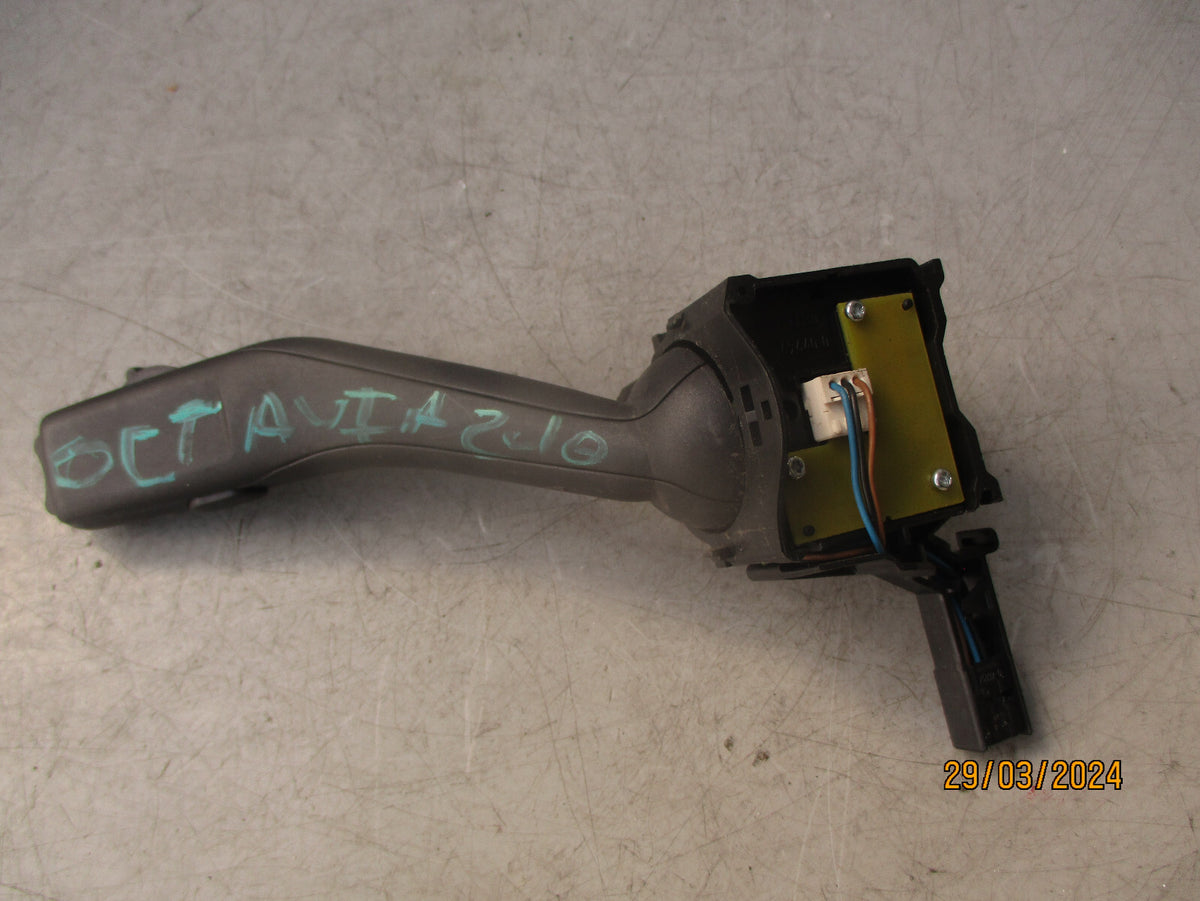 2010 SKODA OCTAVIA MK2 WIPER & INDICATOR CONTROL STALK ARM 01203516 01103512