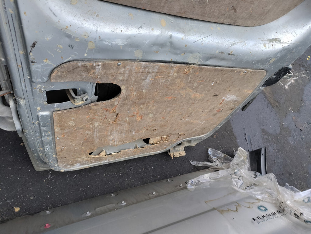 VAUXHALL VIVARO MK1 2012 OSR DRIVER SIDE REAR DOOR SILVER