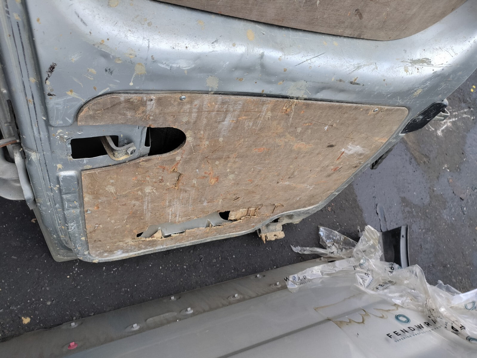 VAUXHALL VIVARO MK1 2012 OSR DRIVER SIDE REAR DOOR SILVER