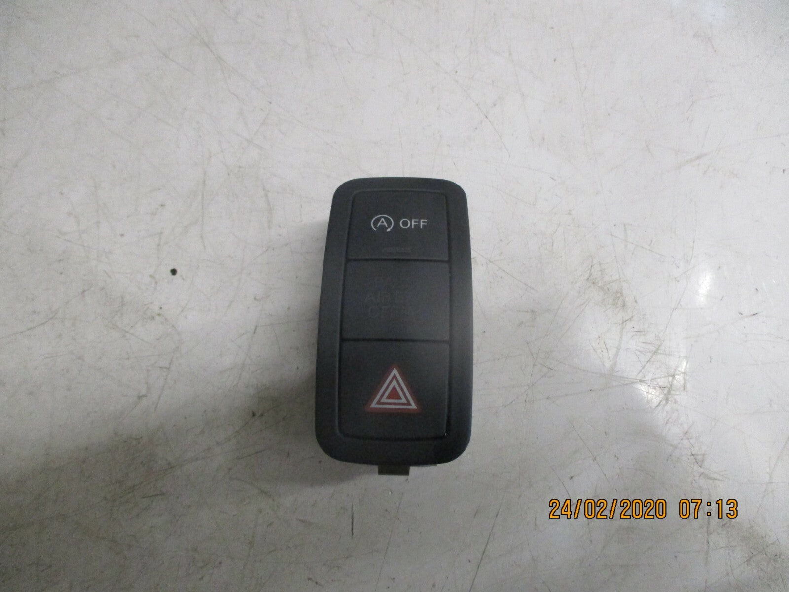 AUDI A1 MK1 8X 2017 HAZARD WARNING LIGHT CONTROL OFF SWITCH PANEL 8X0959672G