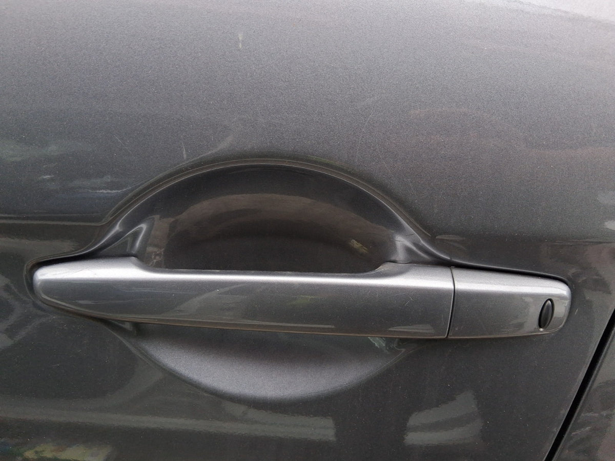 2020 MITSUBISHI ASX NSF PASSENGER SIDE FRONT LEFT EXTERIOR DOOR HANDLE GREY
