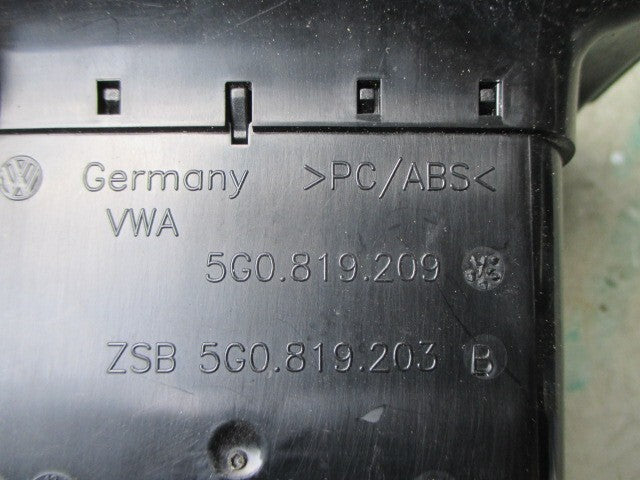 2012 VW GOLF MK7 REAR CENTRE AIR VENT 5G0819209