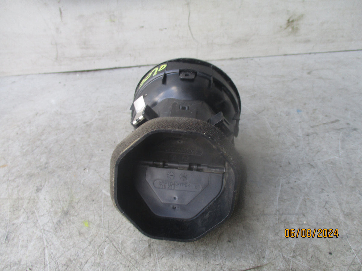 2020 MERCEDES BENZ SPRINTER W907 FRONT DASHBOARD AIR VENT A9108303401