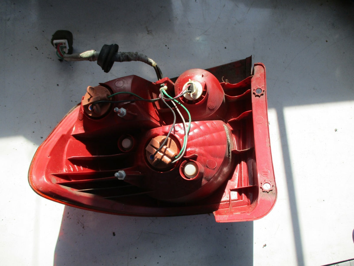 HYUNDAI GETZ NSR  NEAR PASSENGER SIDE REAR LIGHT REAR LEFT