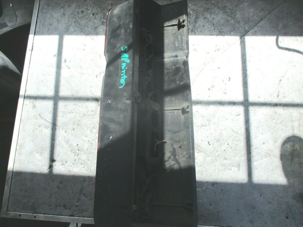 MERCEDES SPRINTER NSR PASSENGER SIDE REAR LIGHT REAR LEFT DAMAGED