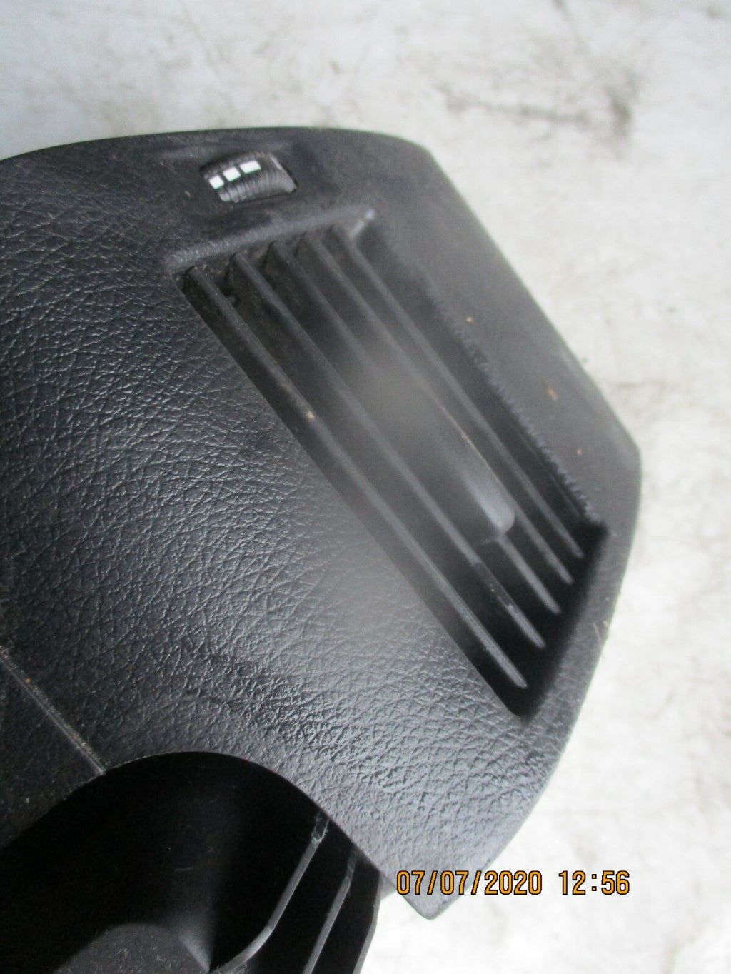VW VOLKSWAGEN 2015 CRAFTER PASSENGER SIDE FRONT AIR VENT 9068300654