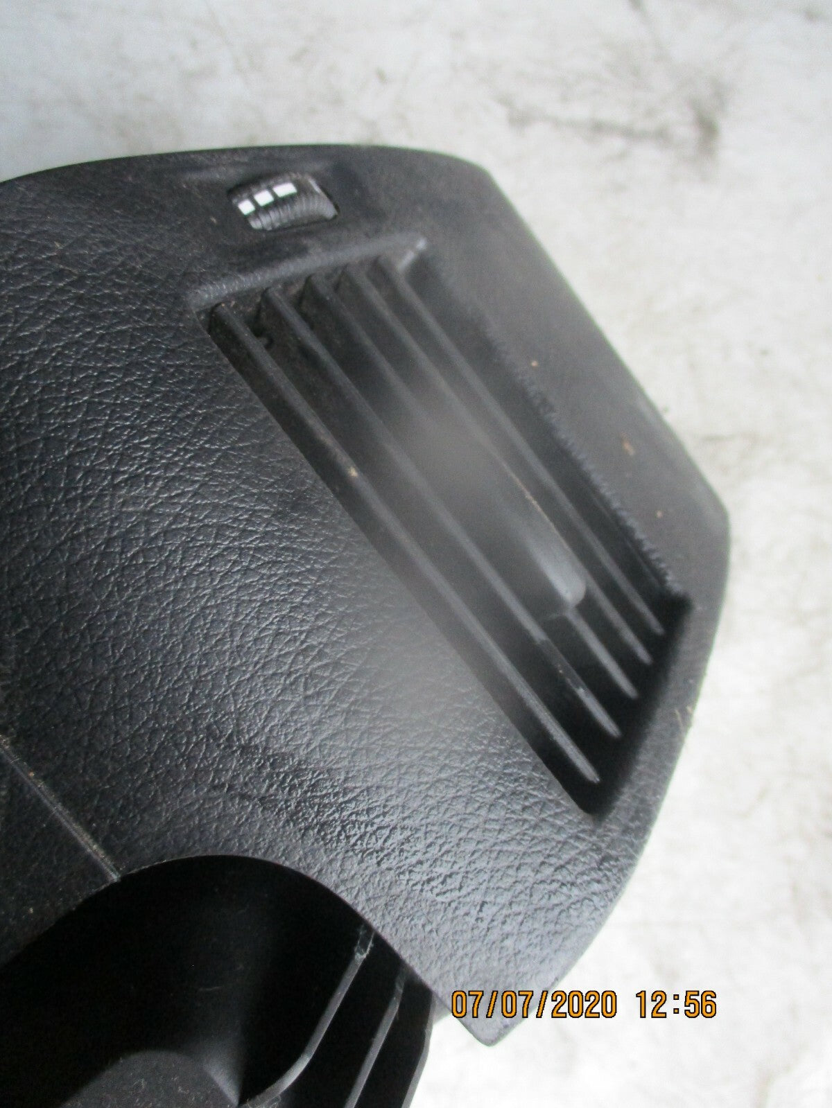 VW VOLKSWAGEN 2015 CRAFTER PASSENGER SIDE FRONT AIR VENT 9068300654