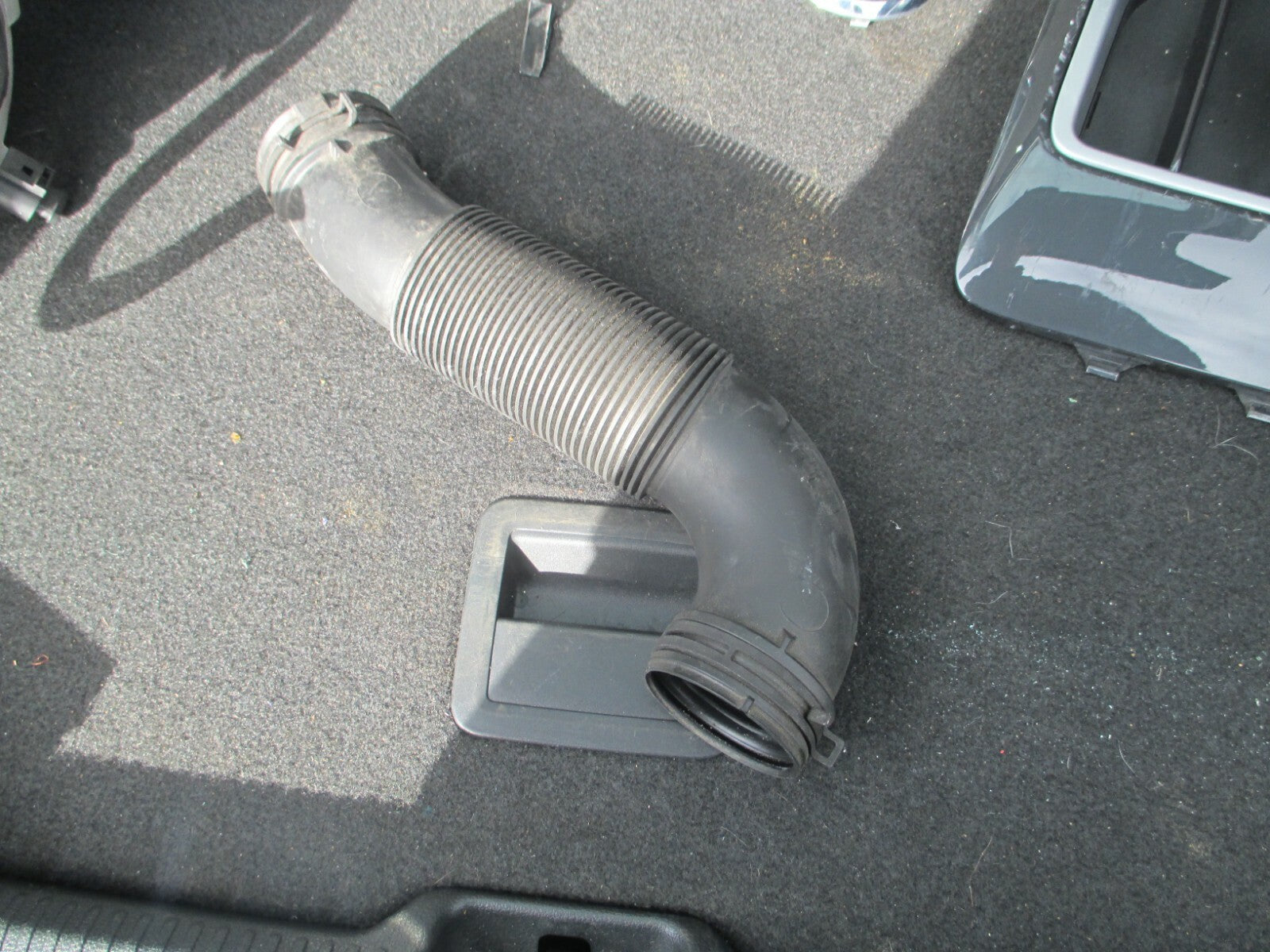 AUDI Q2 MK1 2020 1.0 PETROL TFSI AIR DUCT INTAKE PLASTIC HOSE PIPE 5Q0129618